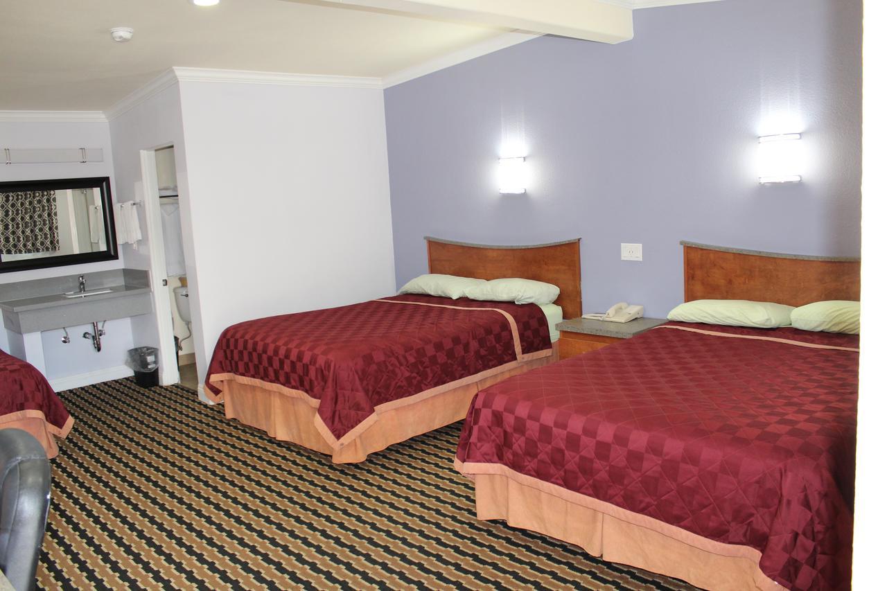 Trails Motel Лон-Пайн Экстерьер фото