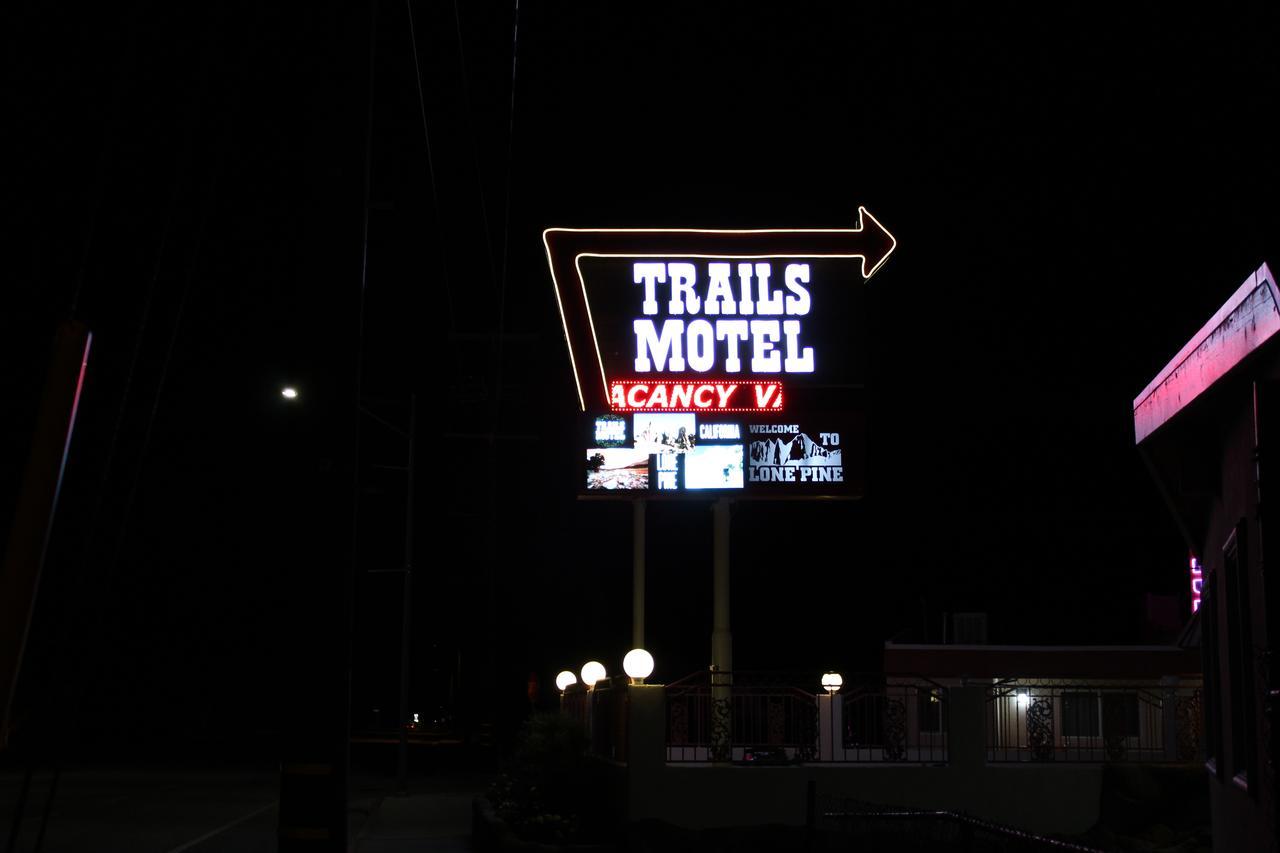 Trails Motel Лон-Пайн Экстерьер фото